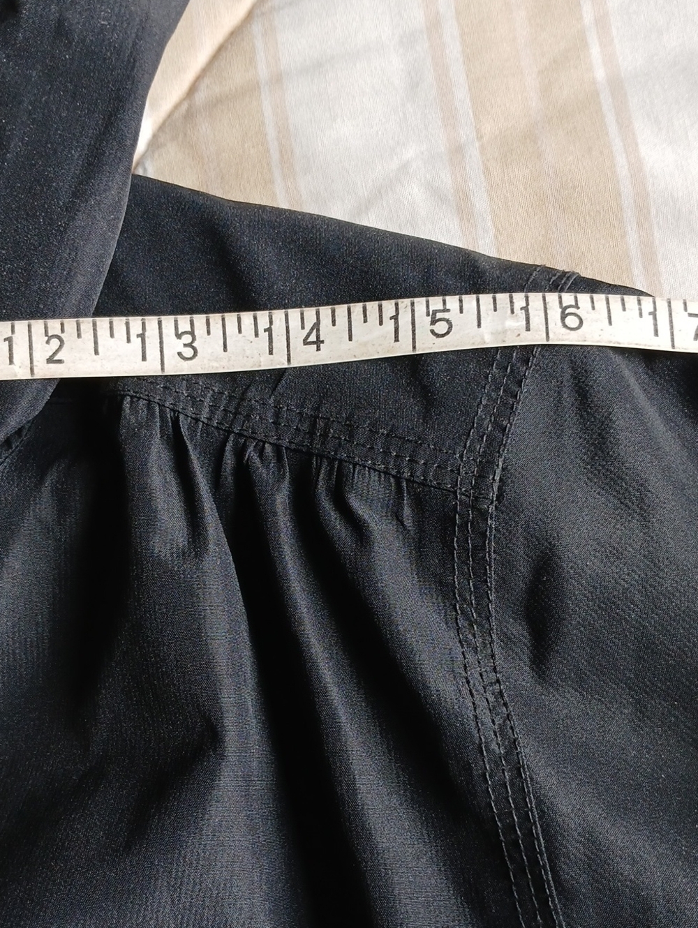 MEC Rain Jacket - Picture 4 of 7